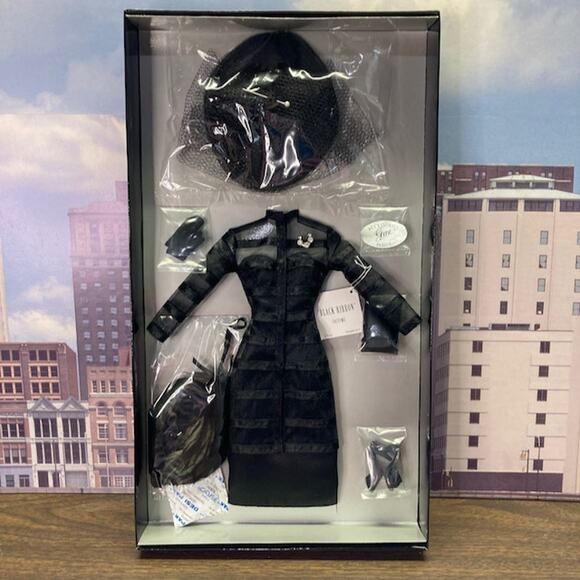 Vintage 90s Ashton-Drake 15.5" Gene Marshall BLACK RIBBON OF #76088 (1999) NRFB - Picture 2 of 5